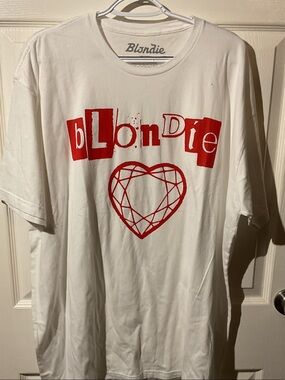 Blondie White Band Tee with Red Graphic Heart